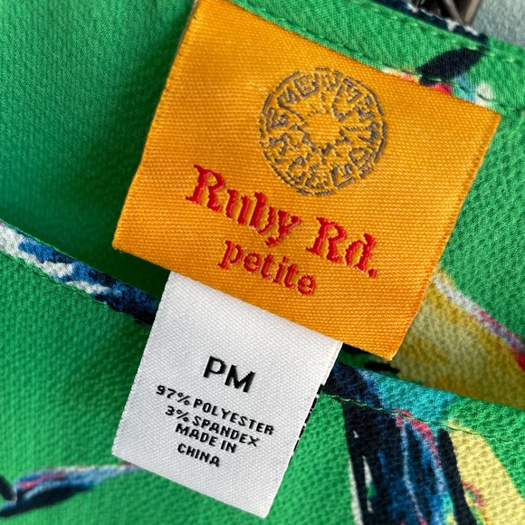 Ruby Red VIBRANT PM Parrot Top - Picture 4 of 6